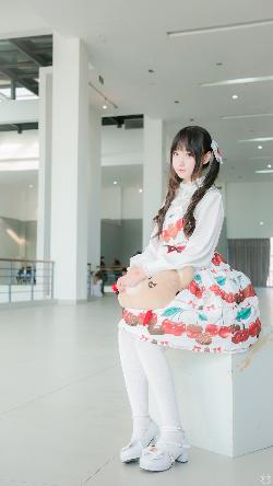 巜被部长玩弄的人妻