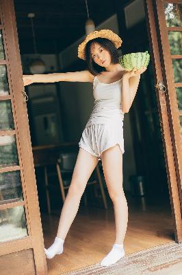 任达华和蔡卓妍原声在沙发上