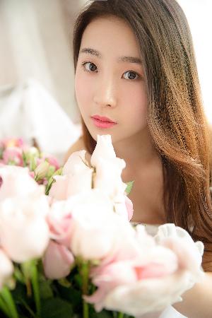 女人荫蒂被添全过程频