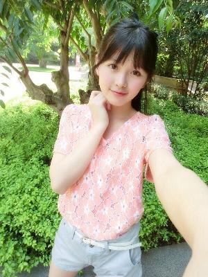 女人荫蒂被添全过程
