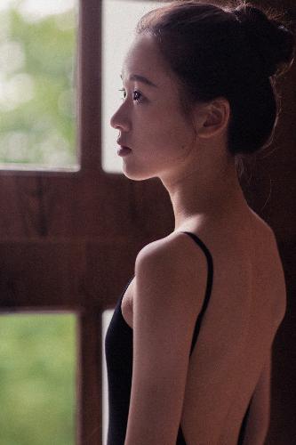 美女比基尼游泳图片视频
