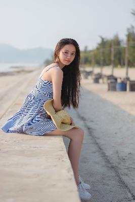 腹肌小奶狗的裤子里面的东西