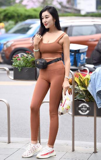 巜人妻公侵川上奈奈美