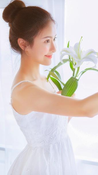 人妻被按摩师玩弄到潮喷
