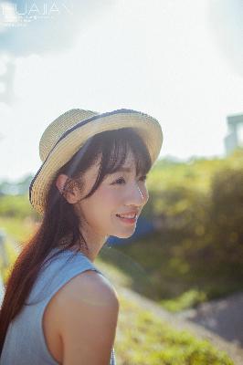 森林里的熊先生在冬眠中