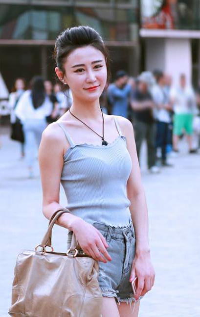 诱人的大乳奶3做爰