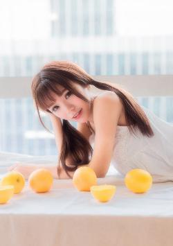 局长边摸边吃奶边做爰