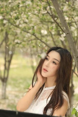 王局长把乳罩解开吃胸的动态图