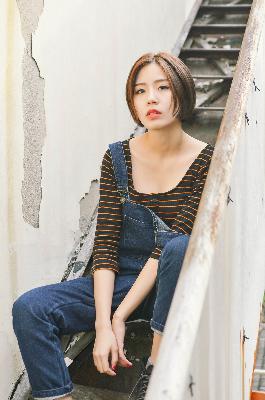 浇花(父女)作者:父