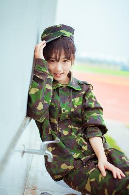 金瓶第1回双乳被吸