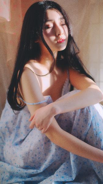 女人脱了裤衩让男人捅