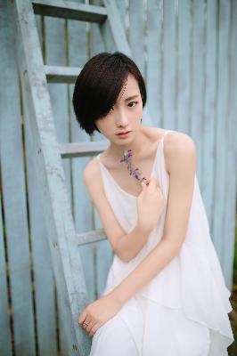高H喷水荡肉欲文〈H〉
