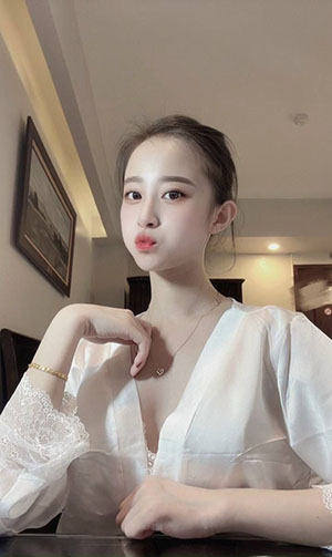 夜夜穞天天穞狠狠穞AV美女按摩