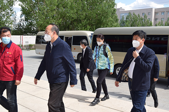 吉林副省長(zhǎng)吳靖平視察鵬鴻生產(chǎn)(chǎn)基地