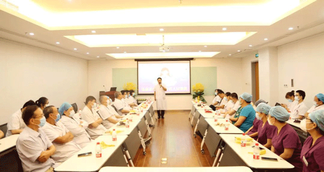 中國醫(yī)(yī)師節(jié)(jié)|致敬每一位奮戰(zhàn)(zhàn)在一線的永林醫(yī)(yī)師