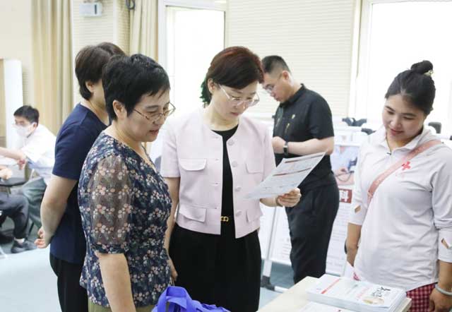 趙永林政協(xié)(xié)委員工作室參加政協(xié)(xié)委員走基層暨“送健康·送清涼”活動(dòng)